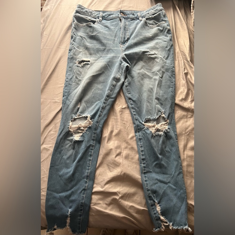 Distressed American Eagle ‘The Dream Jean’